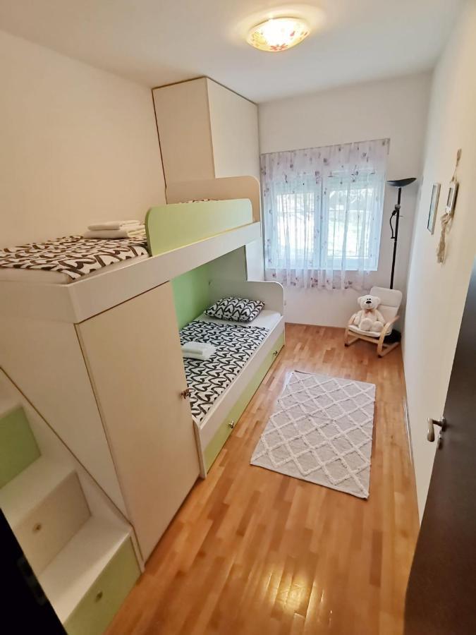 Apartman Pejic Podstrana Bagian luar foto