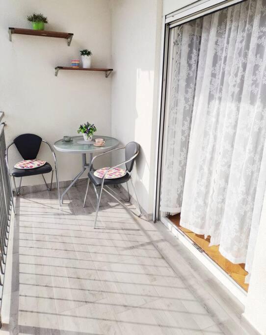 Apartman Pejic Podstrana Bagian luar foto