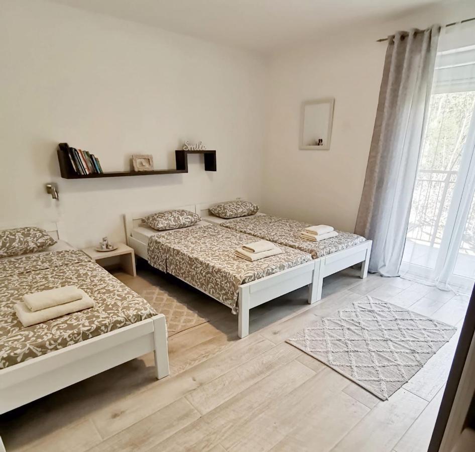 Apartman Pejic Podstrana Bagian luar foto
