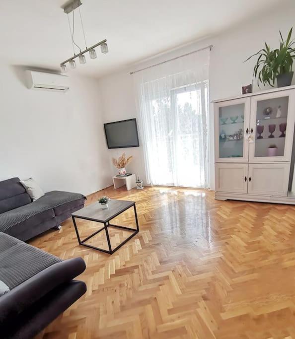 Apartman Pejic Podstrana Bagian luar foto