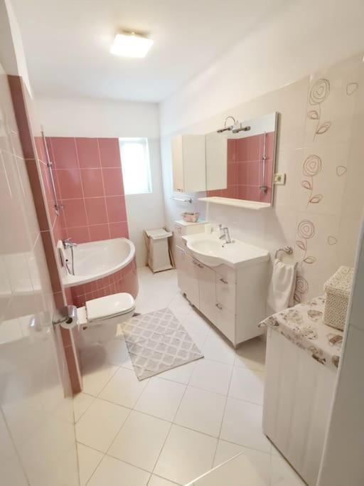Apartman Pejic Podstrana Bagian luar foto