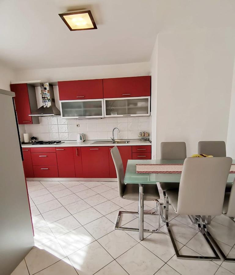 Apartman Pejic Podstrana Bagian luar foto