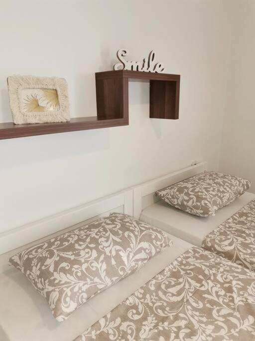 Apartman Pejic Podstrana Bagian luar foto