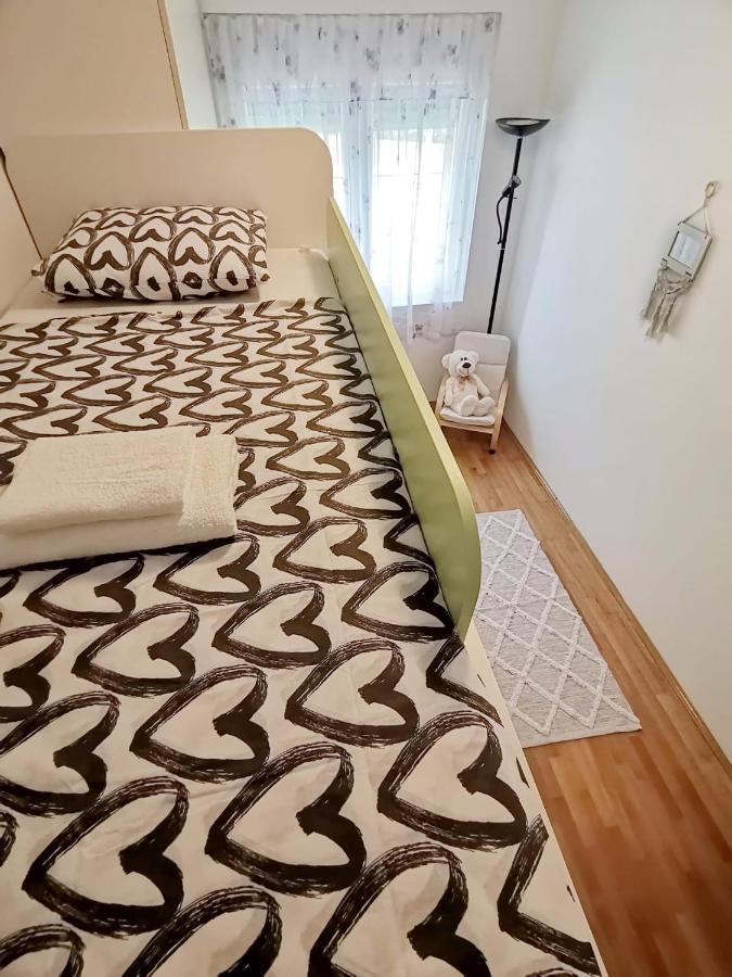 Apartman Pejic Podstrana Bagian luar foto